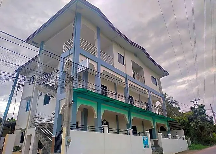 Junie House Ostello *